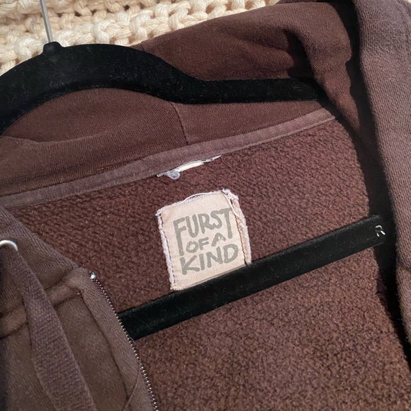 Oversized Brown zip up Hoodie with Roses - Picture 5 of 5